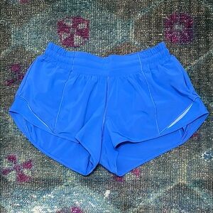 EUC Lululemon Hotty Hot Low Rise 2.5in Shorts, Size 6